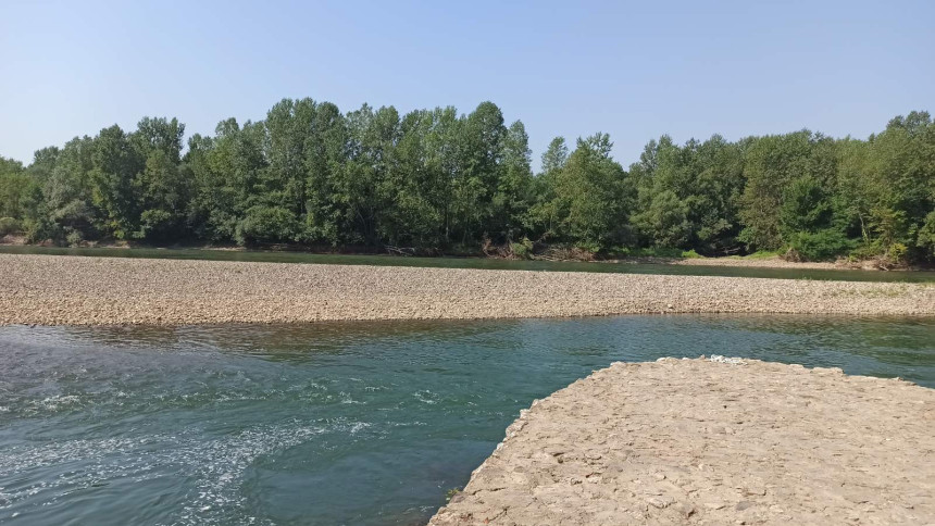 Lozničanin (27)  premlaćen i izboden na obali Drine