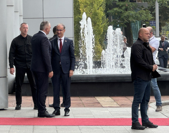 Minić i Macut razgovorali o političkoj situaciji i saradnji vlada Srbije i Srpske