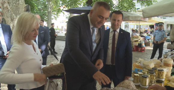 Minić izdaje garancije za milijarde novih zaduženja?