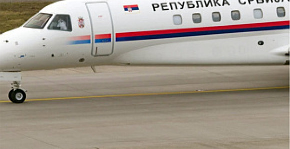 Avion u kojem je general Pavković sletio u Beograd