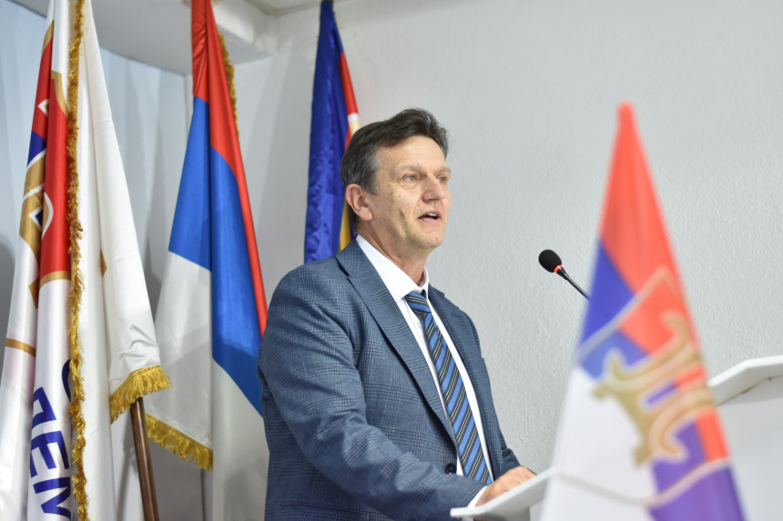 ДР МИЛАН БЛАГОЈЕВИЋ: Република Српска налази се на прекретници, на потезу је народ