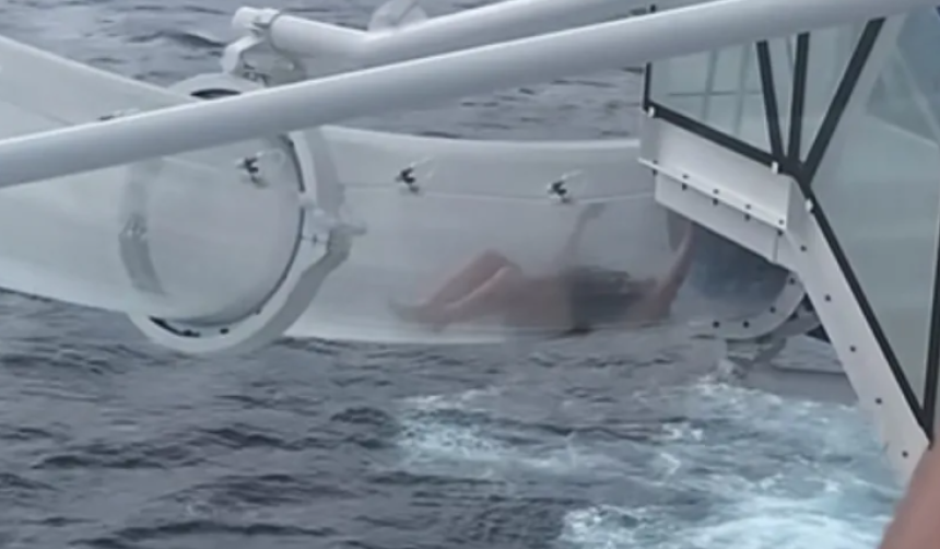 Снимак жене која се заглавила у тобогану на крузеру узнемирио многе! (ВИДЕО)