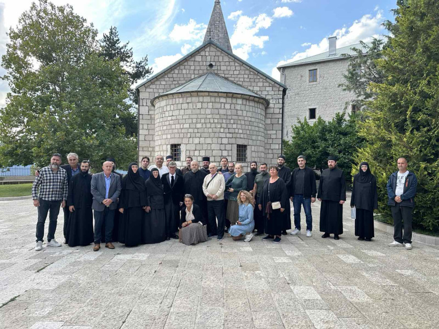 Akademici SKANU pod Ostrogom: Most duhovnog i kulturnog