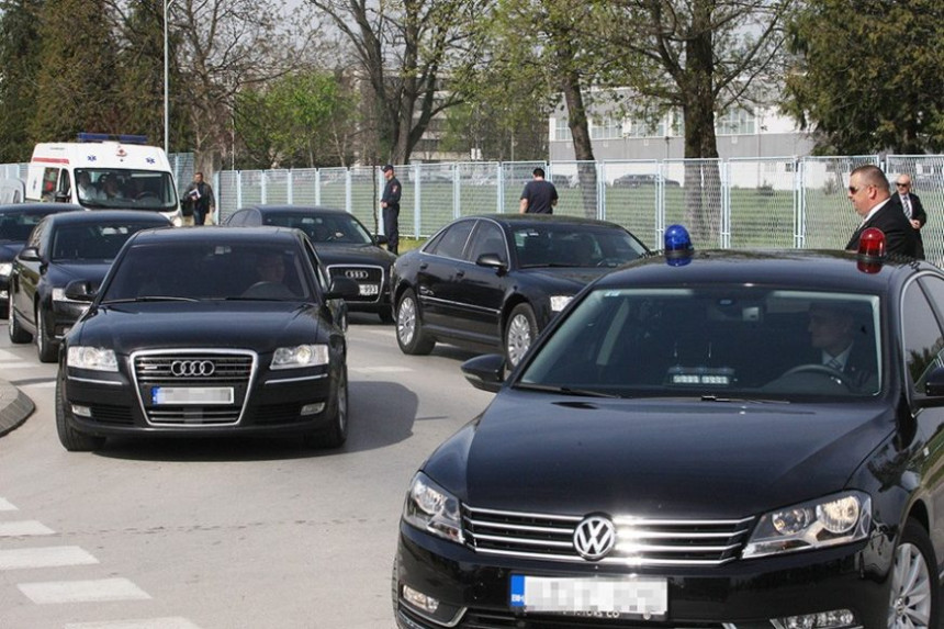 Pratnja političara u BiH građane košta milione maraka