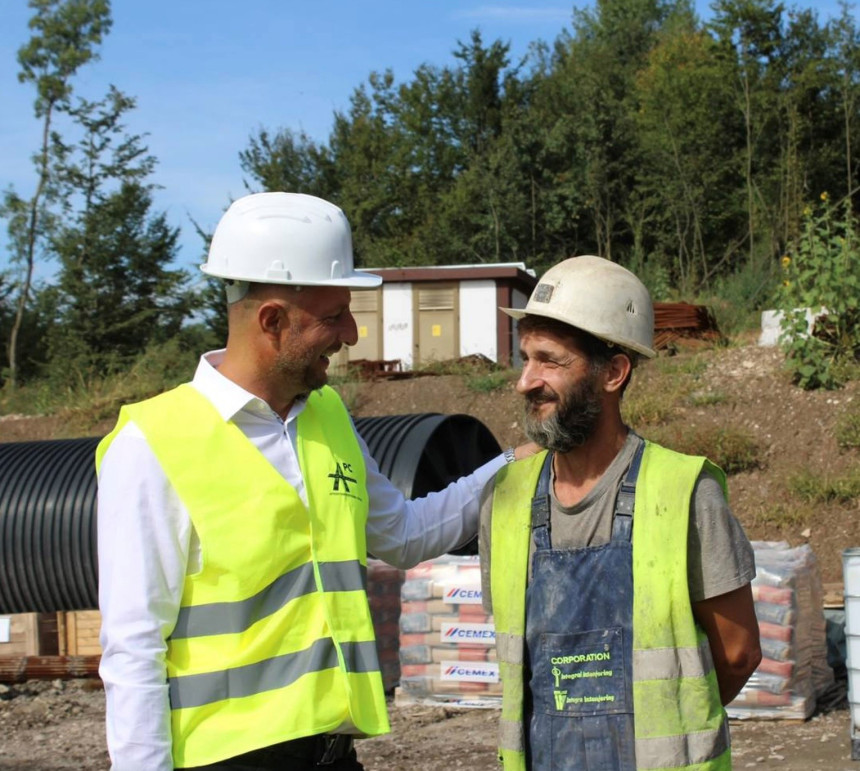 Неко је љут: Ћорић се опростио од Аутопутева РС