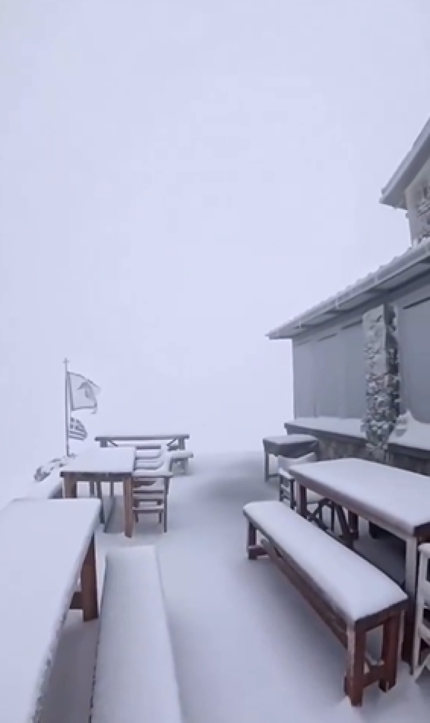 Zavejao snijeg u blizini popularnih grčkih ljetovališta