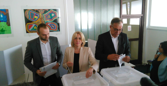 Чланица Предсједништва БиХ као банка: Како је Жељка Цвијановић дала бескаматну позајмицу фирми у власништву супруга и сина