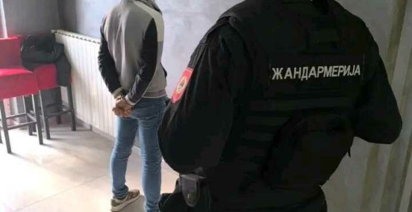 Predalo se dvoje osumnjičenih za kojim se tragalo