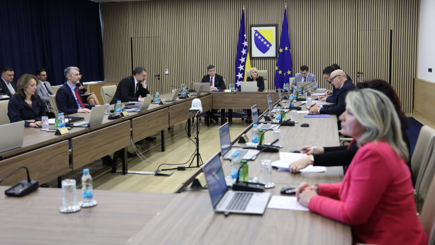 Hoće li se odblokirati vlast na nivou BiH, ko kome čuva leđa?!