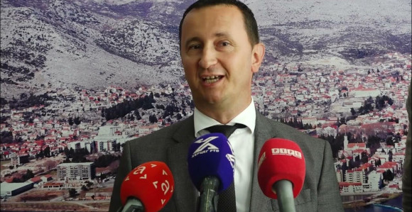 Ćurić nabavlja vozilo vrijedno više od 95.000 maraka