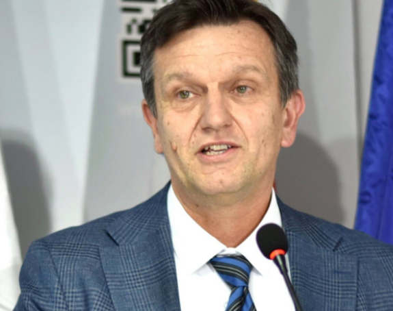 Nema previše kalkulisanja - ili ste za promjene ili da stanje ostane isto!