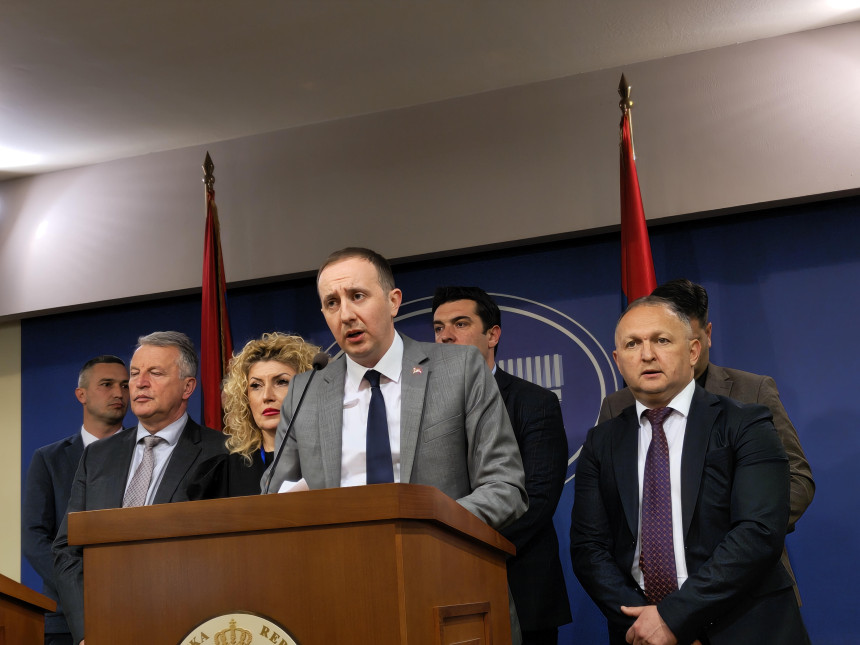 Rijetko ko može da uprlja sopstveni obraz, a da se ne stidi, kao što to ova vlast može