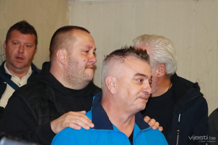 Halidov sin kroz suze pjevao stihove pjesama svog oca