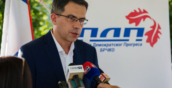 Formiranje novog pokreta je novo političko poglavlje