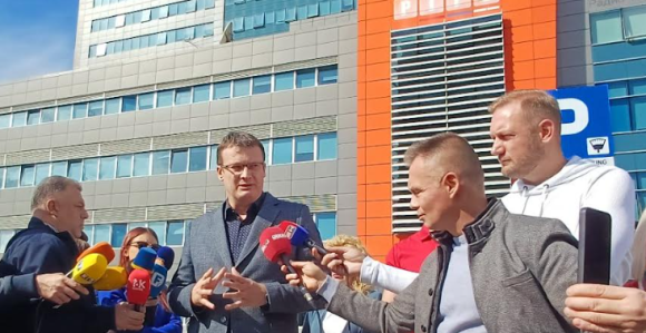 Опозиција тражи да се заробљени РТРС од СНСД-а врати народу!