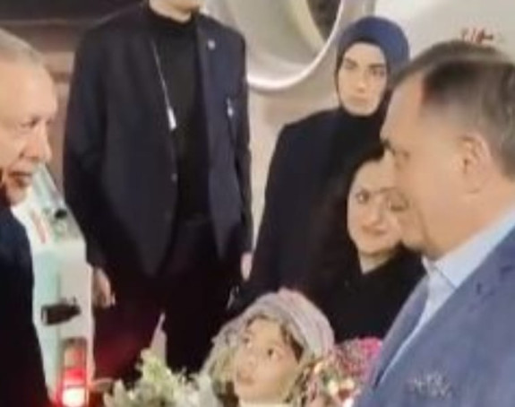 Dok je dočekivao Erdogana sa turskom djecom, nije vidio da je protiv Srba?!