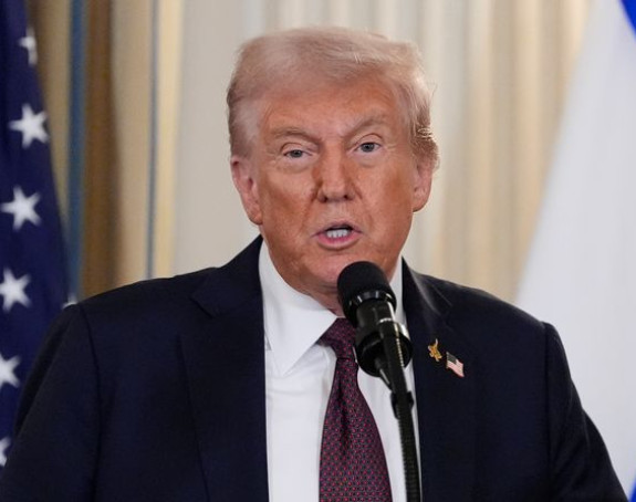 Tramp prijeti da će uvesti dodatnih 100 posto carina Kini