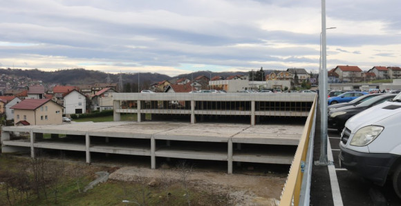 Minićeva Vlada pere ruke od garaže UKC Republike Srpske