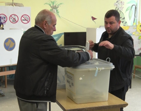 Do 9h najveća izlaznost u Zvečanu i Severnoj Mitrovici