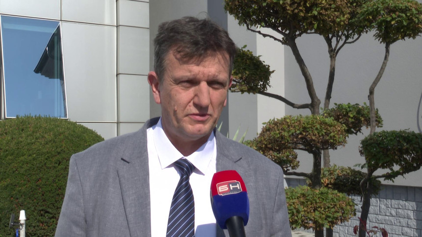 Ne dolazi u obzir osnivanje trećeg hrvatskog entiteta, posebno ne na račun teritorije Republike Srpske!