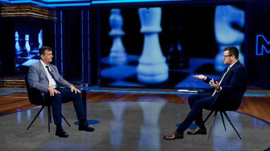 Вријеме је да лошег диригента и његов оркестар замијенимо