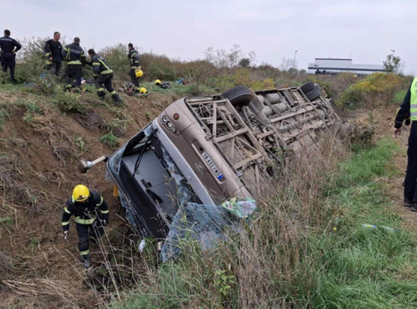 У несрећи преко 80 повријеђених, возач приведен