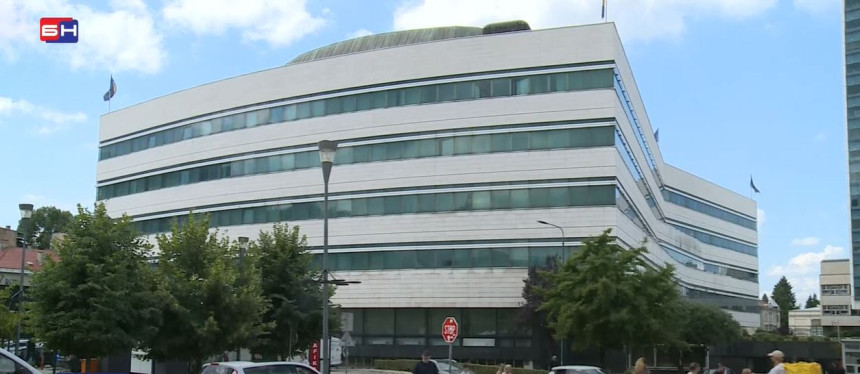 Зашто државни службеници у БиХ напуштају посао?