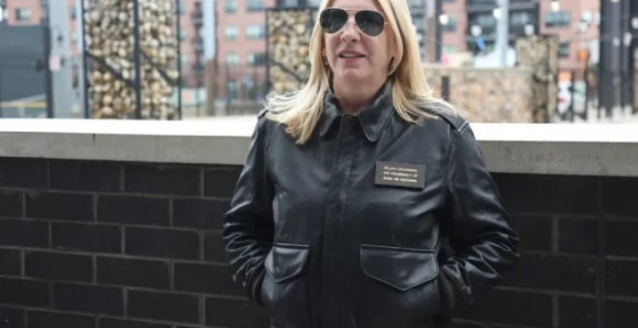 Željkino ulizivanje: Odrađuje posao za sebe i šefa