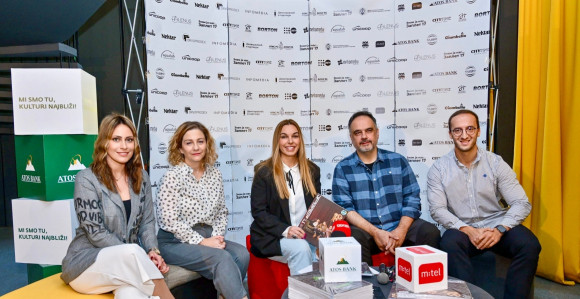 ATOS BANK uz Gradsko pozorište Jazavac i festival “Zaplet”.