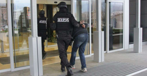 Тројица цариника пуштени на слободу, Прашталу притвор