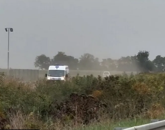 Преврнуо се аутобус код С. Митровице, двоје погинуло