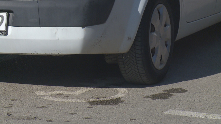 Pale: Nesavjesni vozači ne mare za parking mjesta
