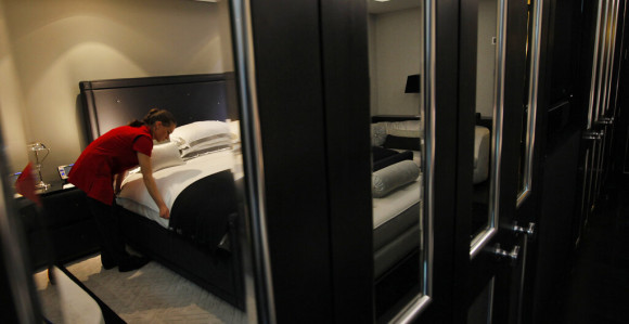 Da li je posao Vlade da zateže posteljinu u hotelskim sobama?