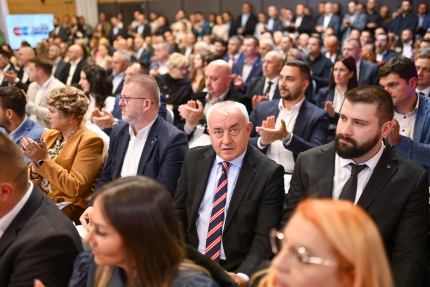 Srpskoj potrebne nove politike, nova energija i nada