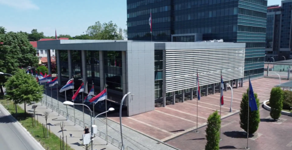 Nastavlja se izmišljanje radnih mjesta u javnoj upravi
