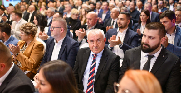 Srpskoj potrebne nove politike, nova energija i nada