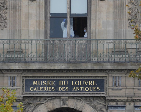 Luvr ponovo otvoren dan nakon pljačke, dio ostaje zatvoren