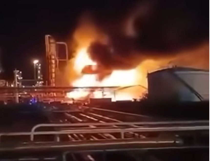 Stravičan požar u rafineriji MOL-a u Mađarskoj (VIDEO)