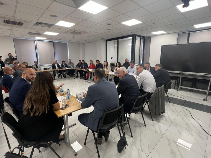 Треба дићи глас против поскупљења мрежарине од 46%