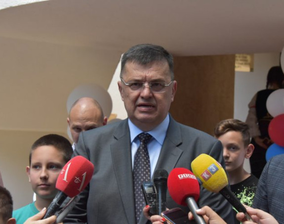 Tegeltija kafu i čaj plaća 30.000 KM bez PDV