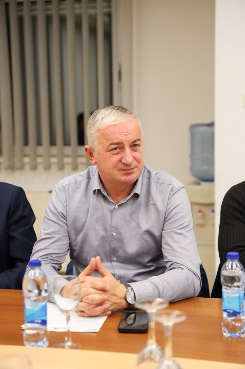 PDP se ne gasi, jedino se gasi Dodikov nenarodni režim