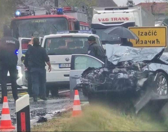 Troje povrijeđenih u teškoj nezgodi, obustavljen saobraćaj