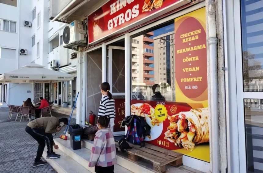 Turci meta i u Baru: Demoliran restoran brze hrane