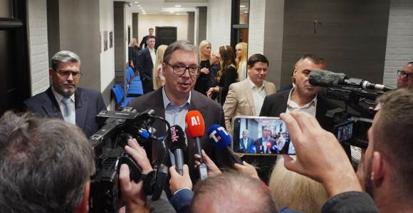 Вучић: Надам се да САД неће увести секундарне санкције