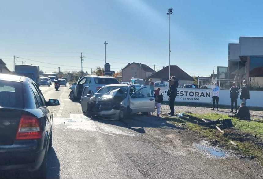 Žestok sudar u Dvorovima kod Bijeljine (FOTO)