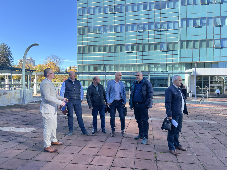 "Пријети нам колапс и озбиљне посљедице по Српску"