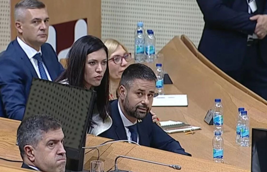 "Molimo Sanju Vulić da ne sjedi u krilu ministra Amidžića"