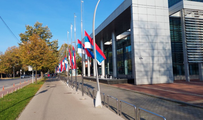 Годишњица трагедије у НС: Дан жалости у Српској и Србији