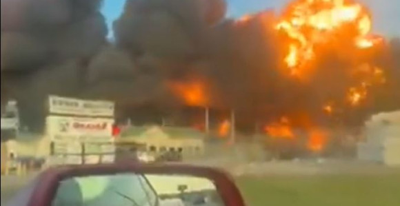 Poginulo sedam osoba u padu aviona, čula se eksplozija