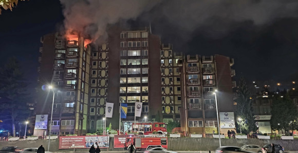 Oglasila se tuzlanska policija: U požaru u Domu penzionera stradalo 10 osoba (VIDEO)